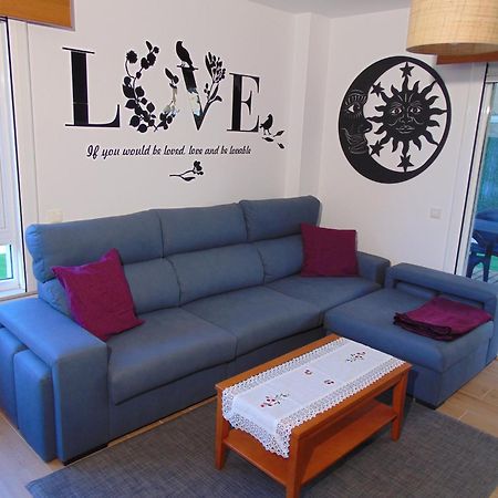 Apartamento Con Jardin ซานติอาโก เด กอมโปสเตลา ภายนอก รูปภาพ