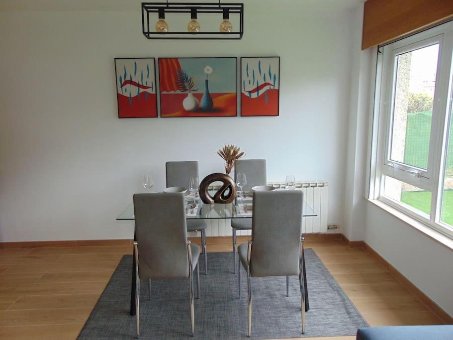 Apartamento Con Jardin ซานติอาโก เด กอมโปสเตลา ภายนอก รูปภาพ