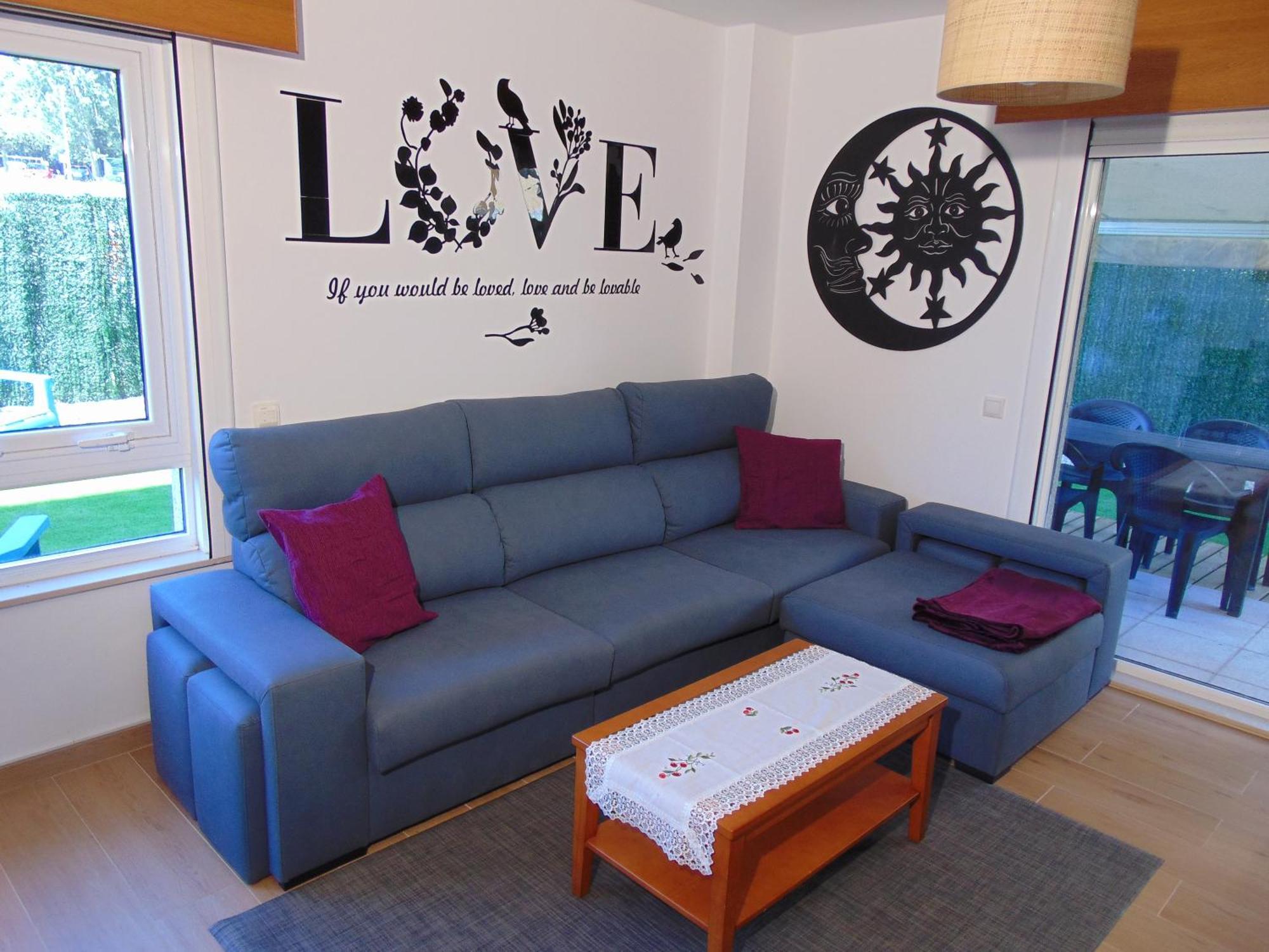 Apartamento Con Jardin ซานติอาโก เด กอมโปสเตลา ภายนอก รูปภาพ