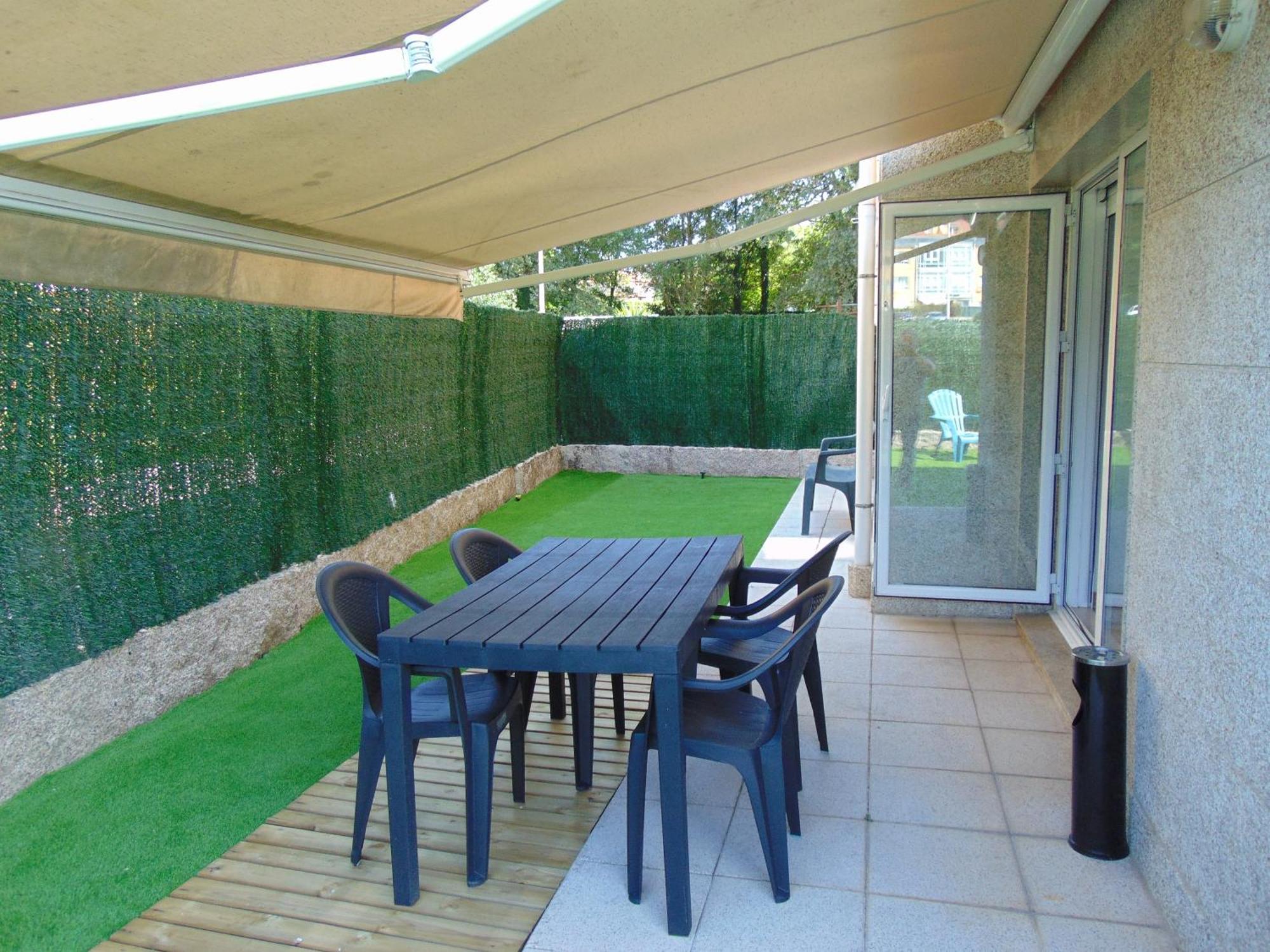 Apartamento Con Jardin ซานติอาโก เด กอมโปสเตลา ภายนอก รูปภาพ