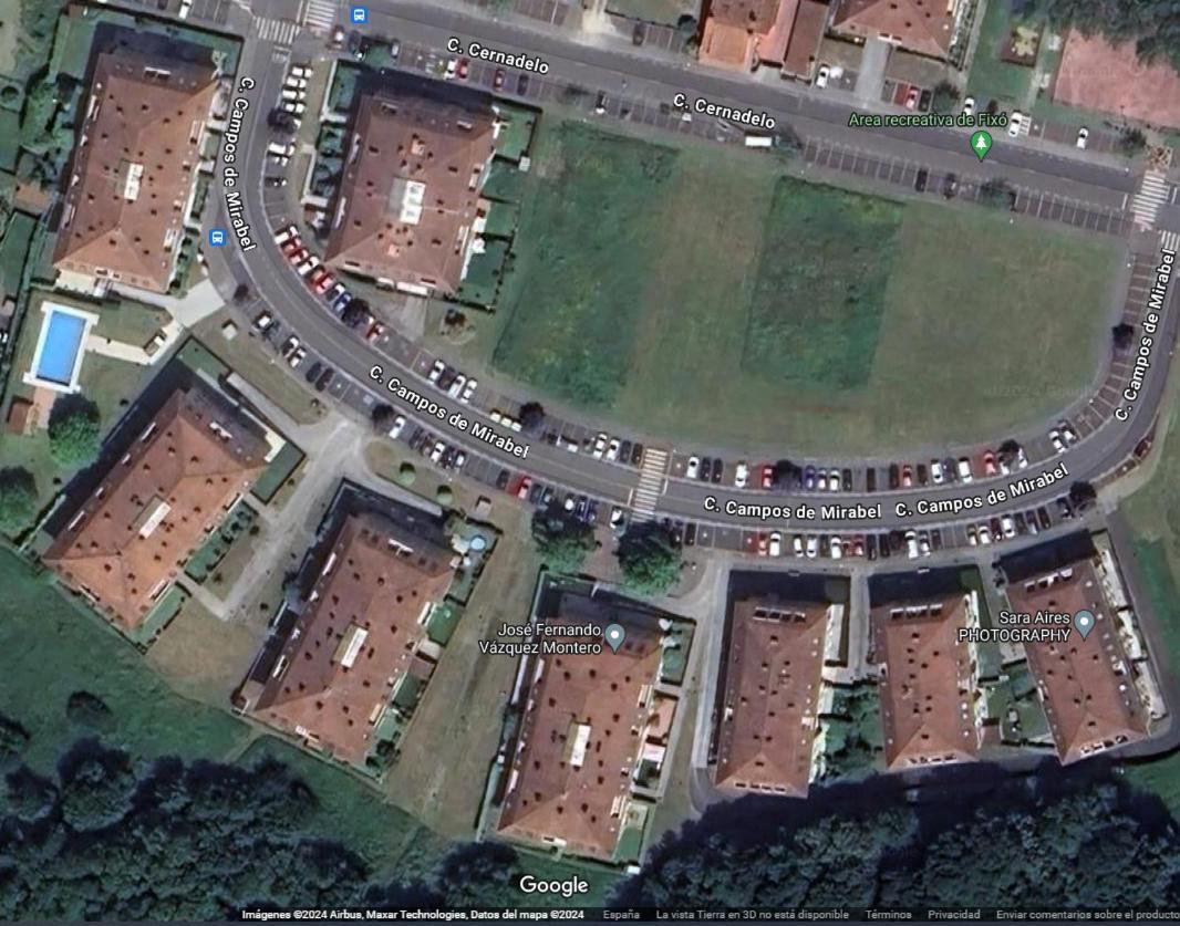 Apartamento Con Jardin ซานติอาโก เด กอมโปสเตลา ภายนอก รูปภาพ